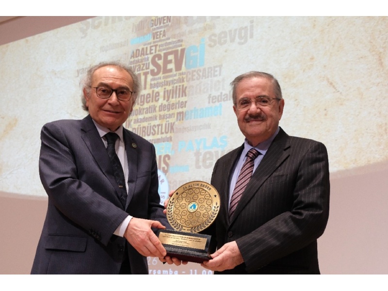 Taha Akyol